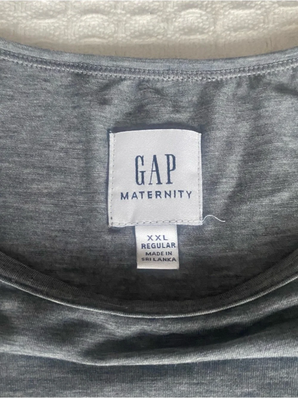 GAP Breathe Short Sleeve Crewneck Tee in Heather Gray XXL Maternity